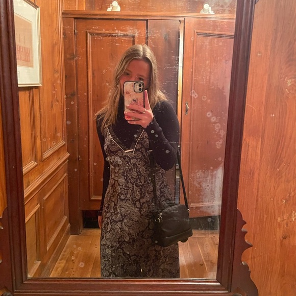 Meet your Posher, Anna - Picture 3 of 4